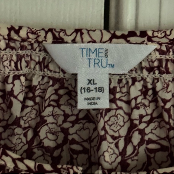 Time and Tru Women's XL Blouse NWT Red Floral Cotton Button Front 3/4 Sleeve Top - Picture 4 of 13